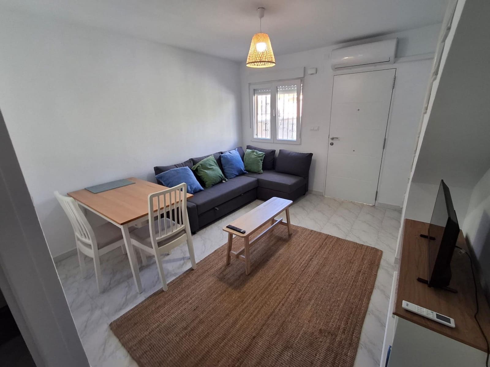 3 makuuhuone Rivitalo myytävänä paikassa Torrevieja mukana uima-altaan - 175 000 € (Ref: 9839515)