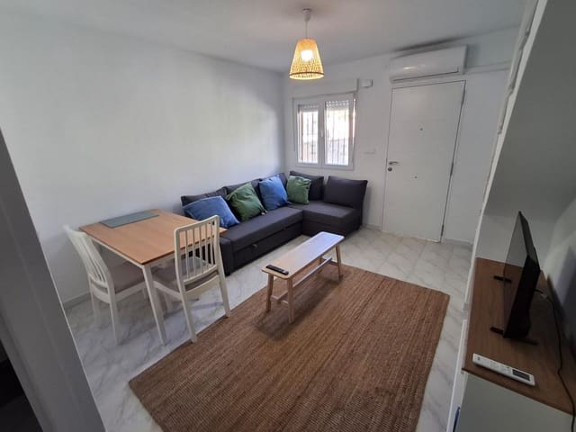 3 makuuhuone Rivitalo myytävänä paikassa Torrevieja mukana uima-altaan - 175 000 € (Ref: 9839515)