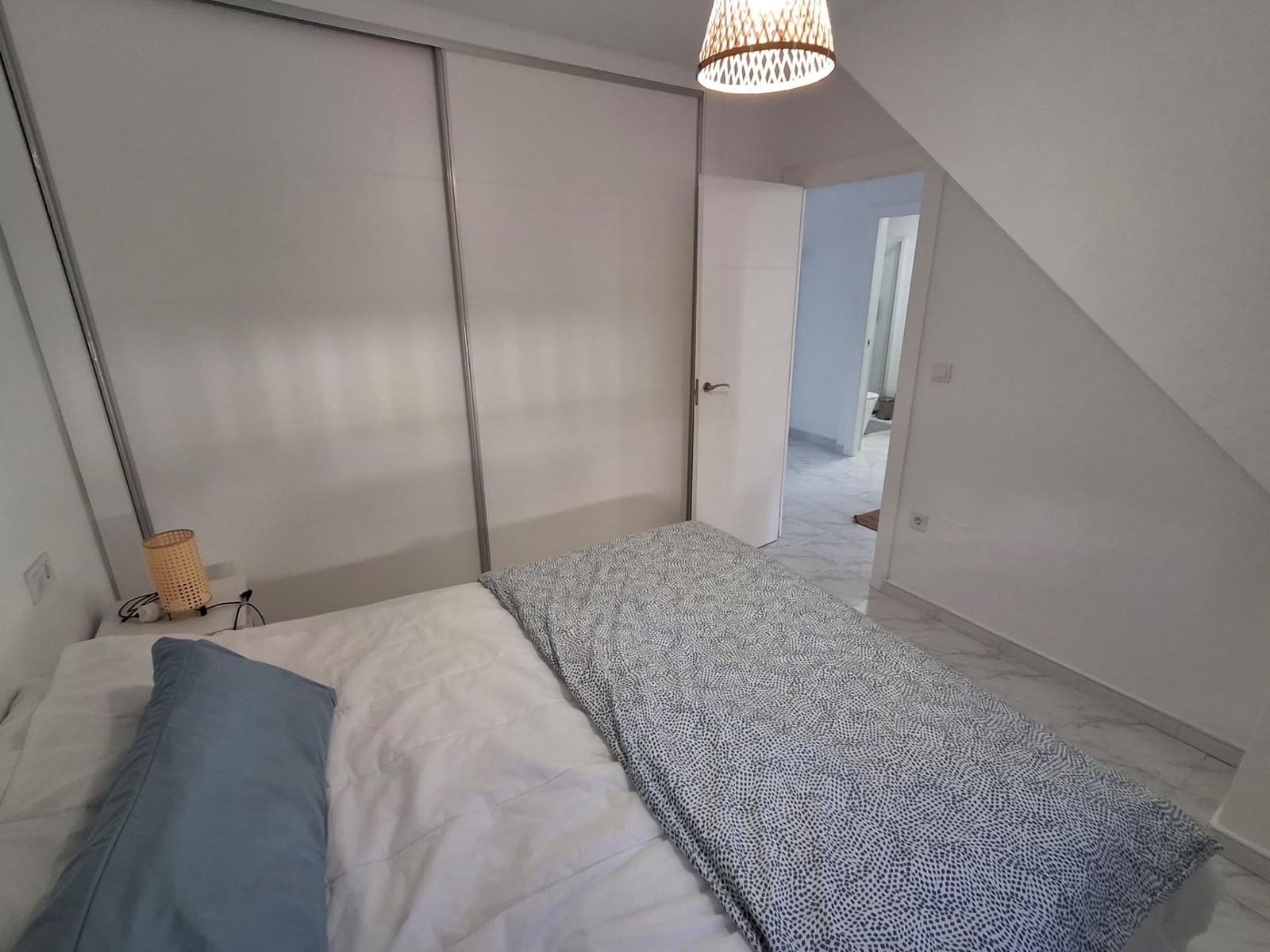 3 makuuhuone Rivitalo myytävänä paikassa Torrevieja mukana uima-altaan - 175 000 € (Ref: 9839515)