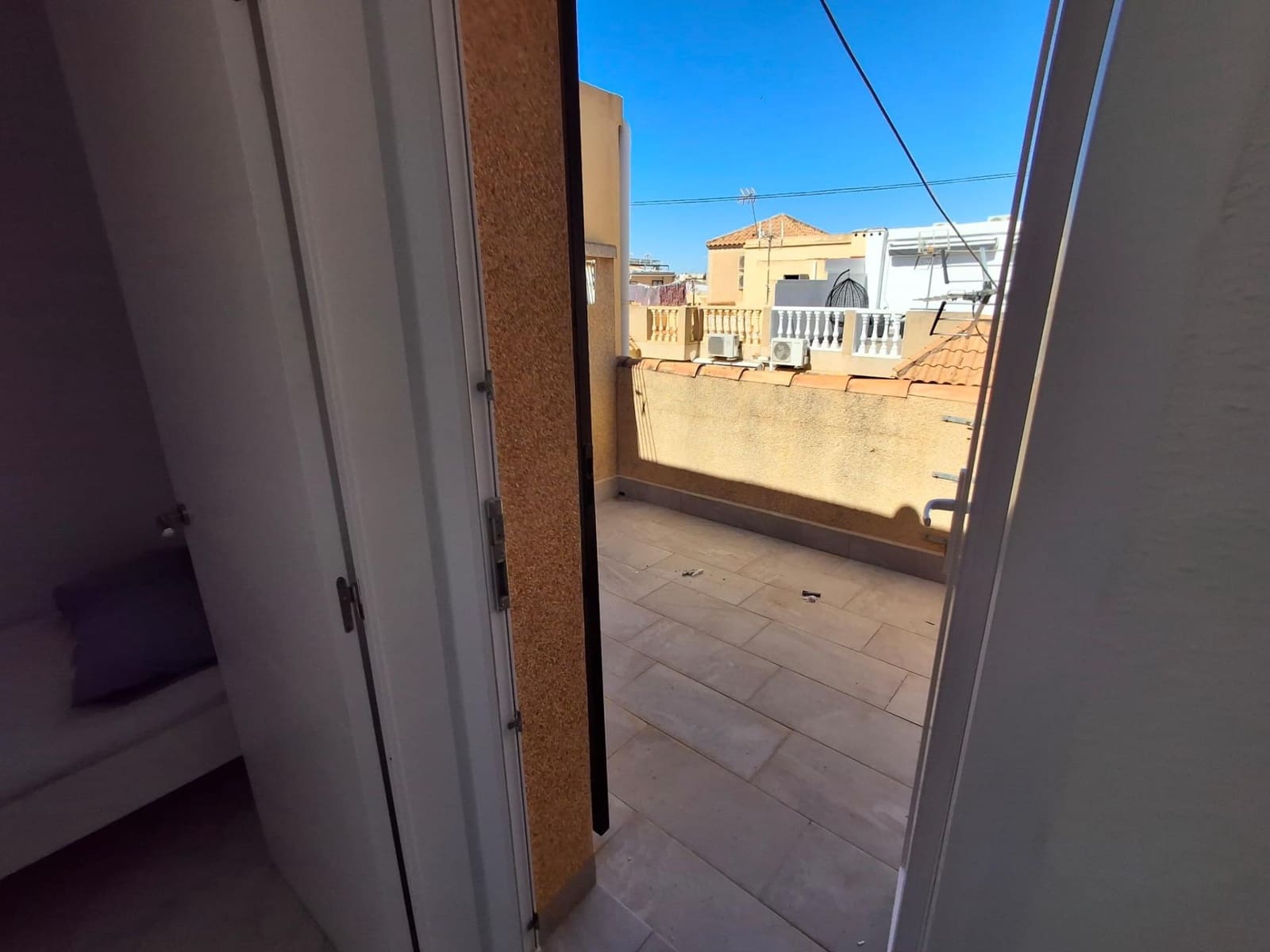3 makuuhuone Rivitalo myytävänä paikassa Torrevieja mukana uima-altaan - 175 000 € (Ref: 9839515)