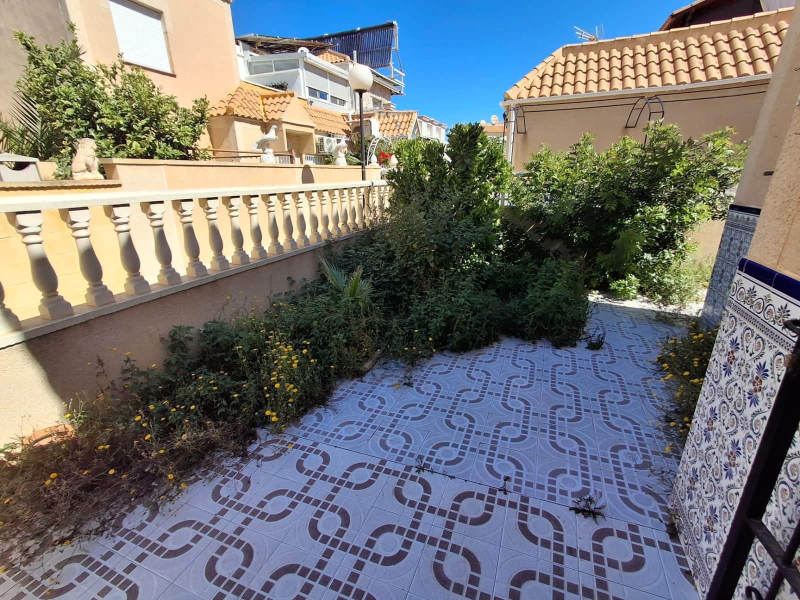 3 makuuhuone Rivitalo myytävänä paikassa Torrevieja mukana uima-altaan - 175 000 € (Ref: 9839515)
