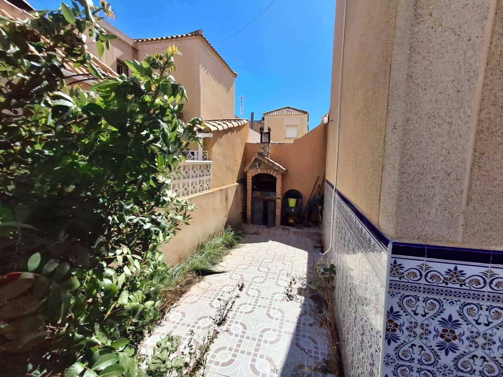 3 makuuhuone Rivitalo myytävänä paikassa Torrevieja mukana uima-altaan - 175 000 € (Ref: 9839515)