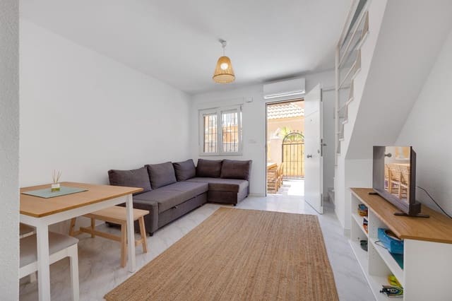 3 soverom Rekkehus til salgs i Torrevieja med svømmebasseng - € 175 000 (Ref: 9839515)