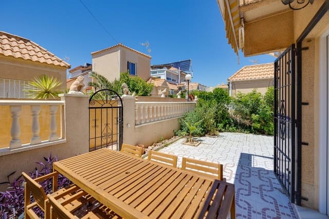 3 soverom Rekkehus til salgs i Torrevieja med svømmebasseng - € 175 000 (Ref: 9839515)