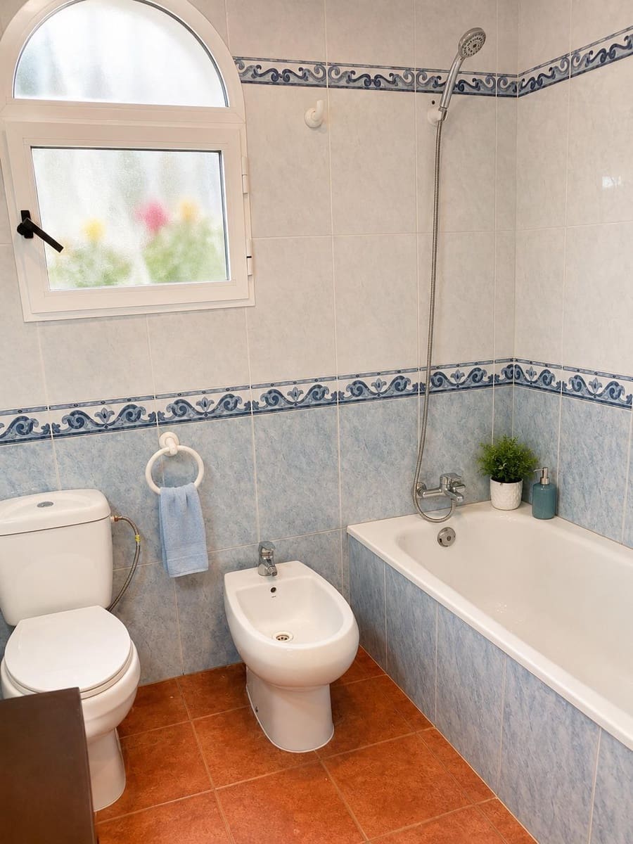 4 makuuhuone Huvila myytävänä paikassa La Zenia mukana uima-altaan - 580 000 € (Ref: 9843715)