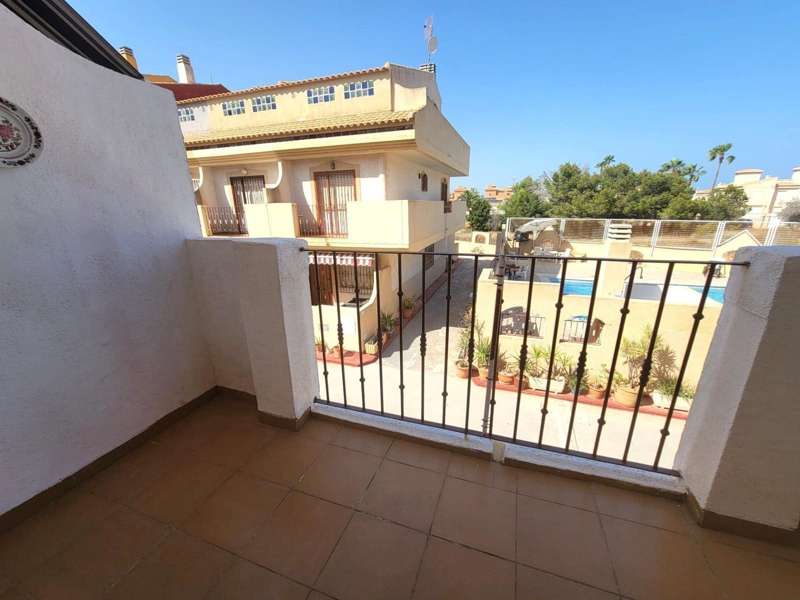 3 soverom Rekkehus til salgs i Playa Flamenca med svømmebasseng garasje - € 189 260 (Ref: 9849620)