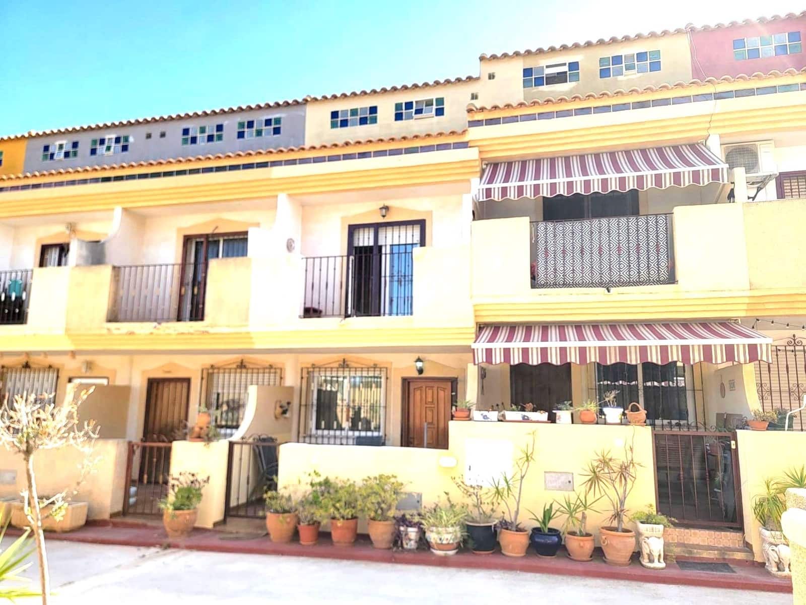 3 soverom Rekkehus til salgs i Playa Flamenca med svømmebasseng garasje - € 189 260 (Ref: 9849620)