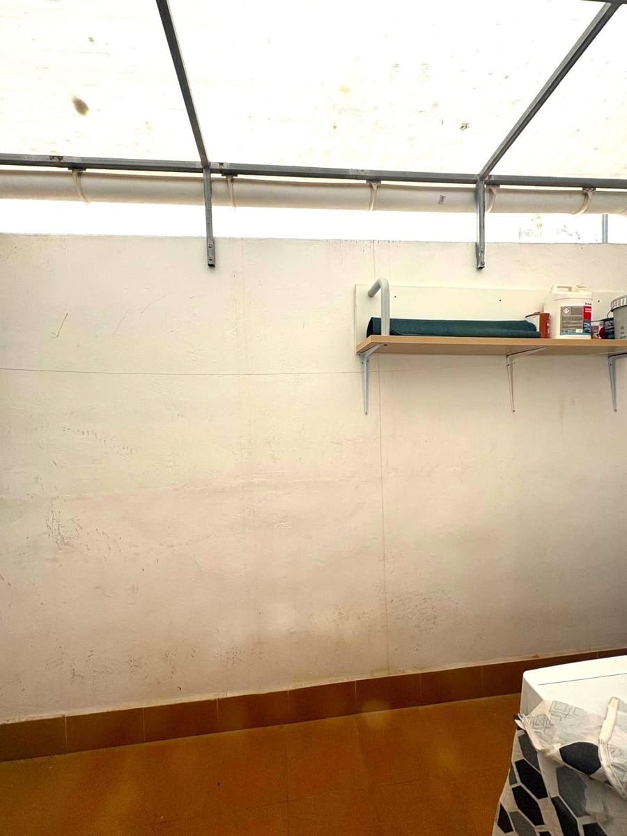 Bungalow de 2 habitaciones en Torrevieja en venta con piscina - 147.000 € (Ref: 9855674)