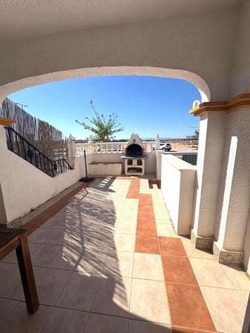 Bungalow de 2 habitaciones en Torrevieja en venta con piscina - 147.000 € (Ref: 9855674)