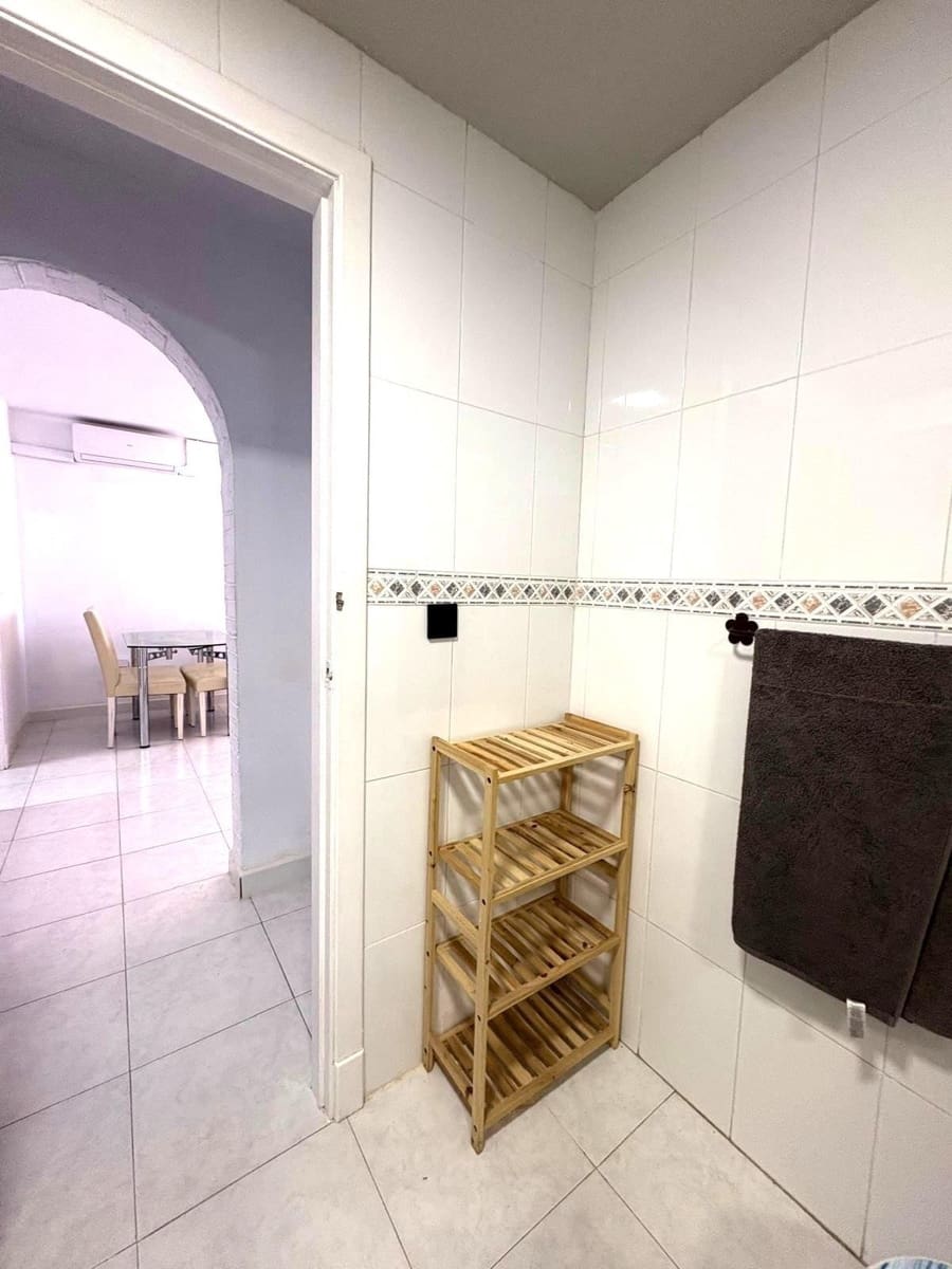 Bungalow de 2 habitaciones en Torrevieja en venta con piscina - 147.000 € (Ref: 9855674)