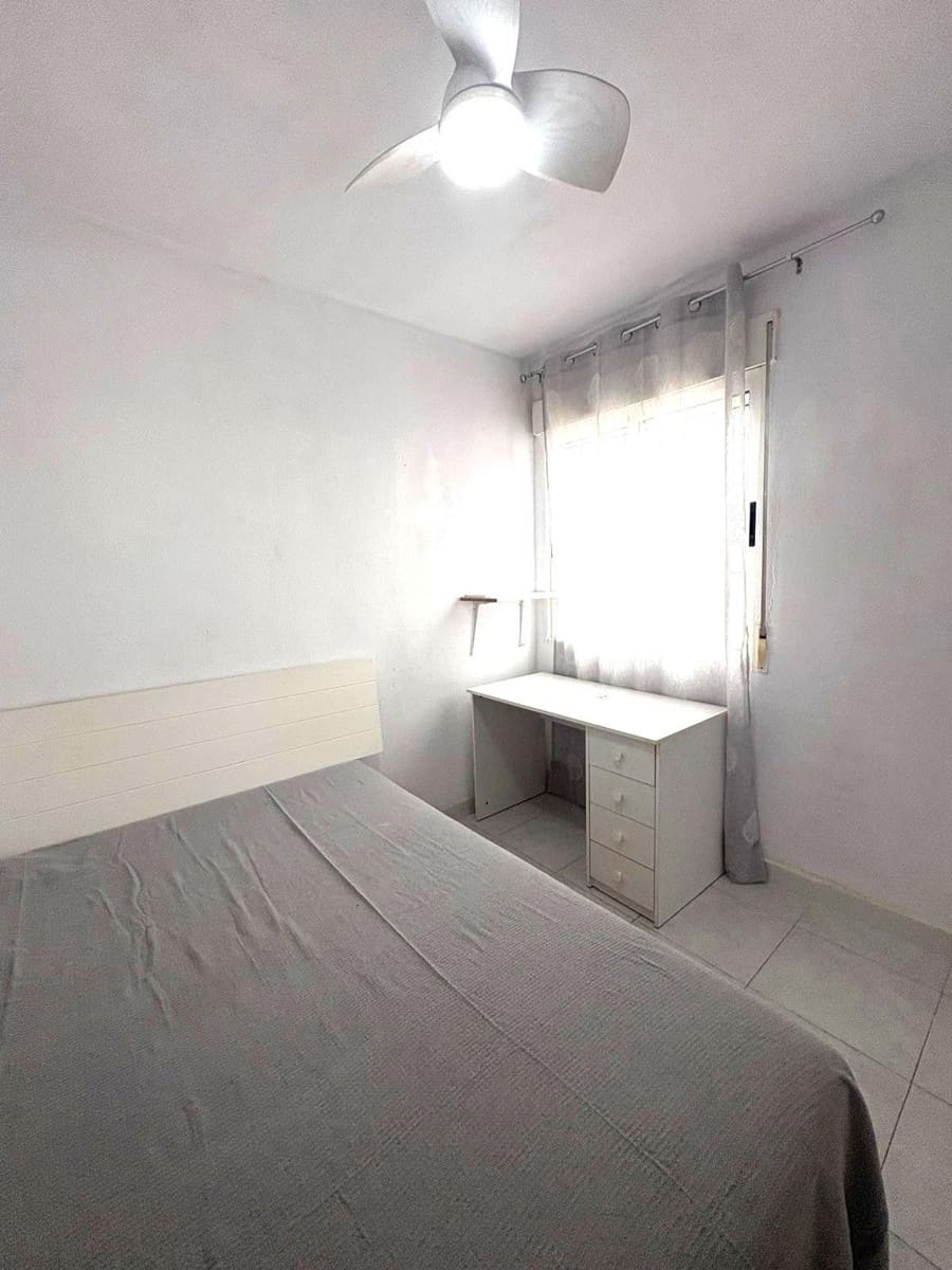 Bungalow de 2 habitaciones en Torrevieja en venta con piscina - 147.000 € (Ref: 9855674)