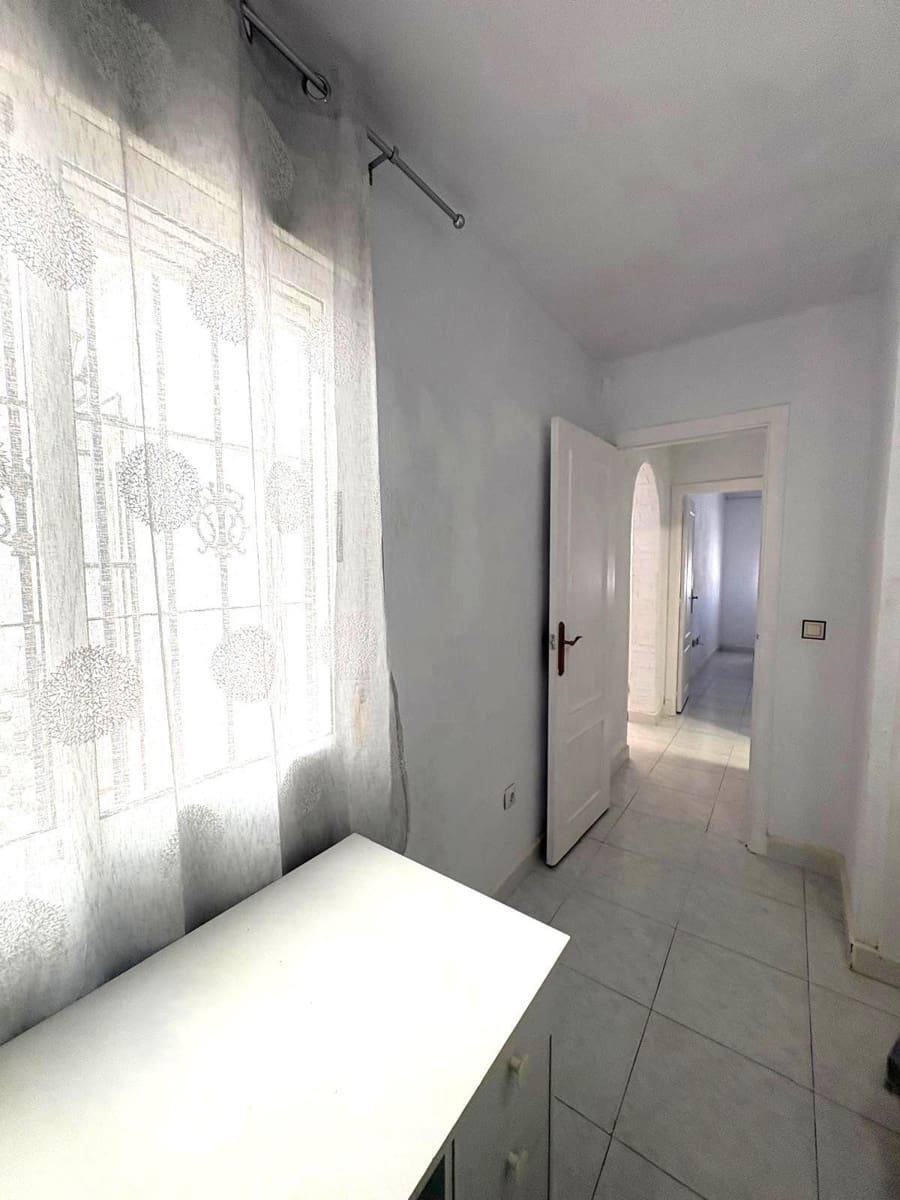 Bungalow de 2 habitaciones en Torrevieja en venta con piscina - 147.000 € (Ref: 9855674)