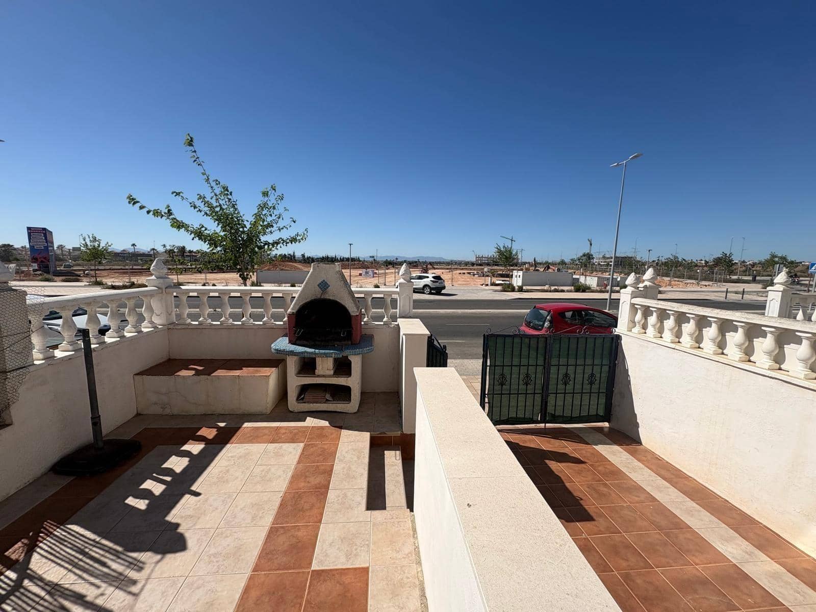 Bungalow de 2 habitaciones en Torrevieja en venta con piscina - 147.000 € (Ref: 9855674)