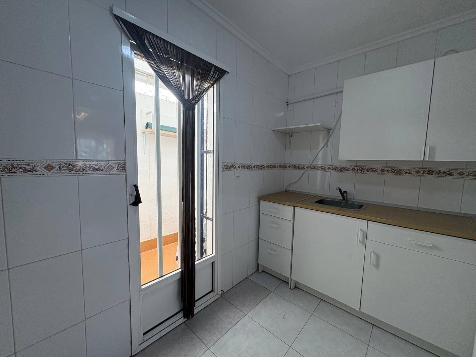 Bungalow de 2 habitaciones en Torrevieja en venta con piscina - 147.000 € (Ref: 9855674)