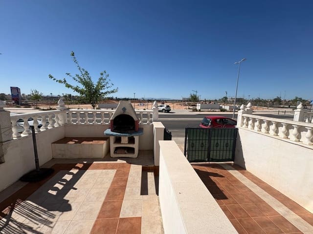 Bungalow de 2 habitaciones en Torrevieja en venta con piscina - 147.000 € (Ref: 9855674)
