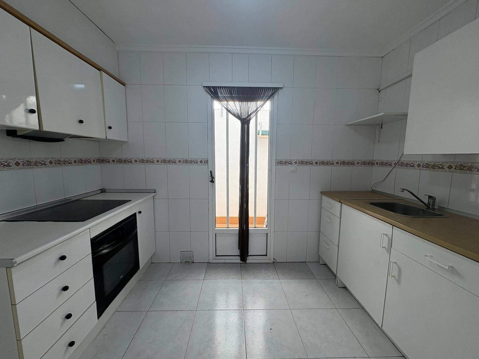 Bungalow de 2 habitaciones en Torrevieja en venta con piscina - 147.000 € (Ref: 9855674)