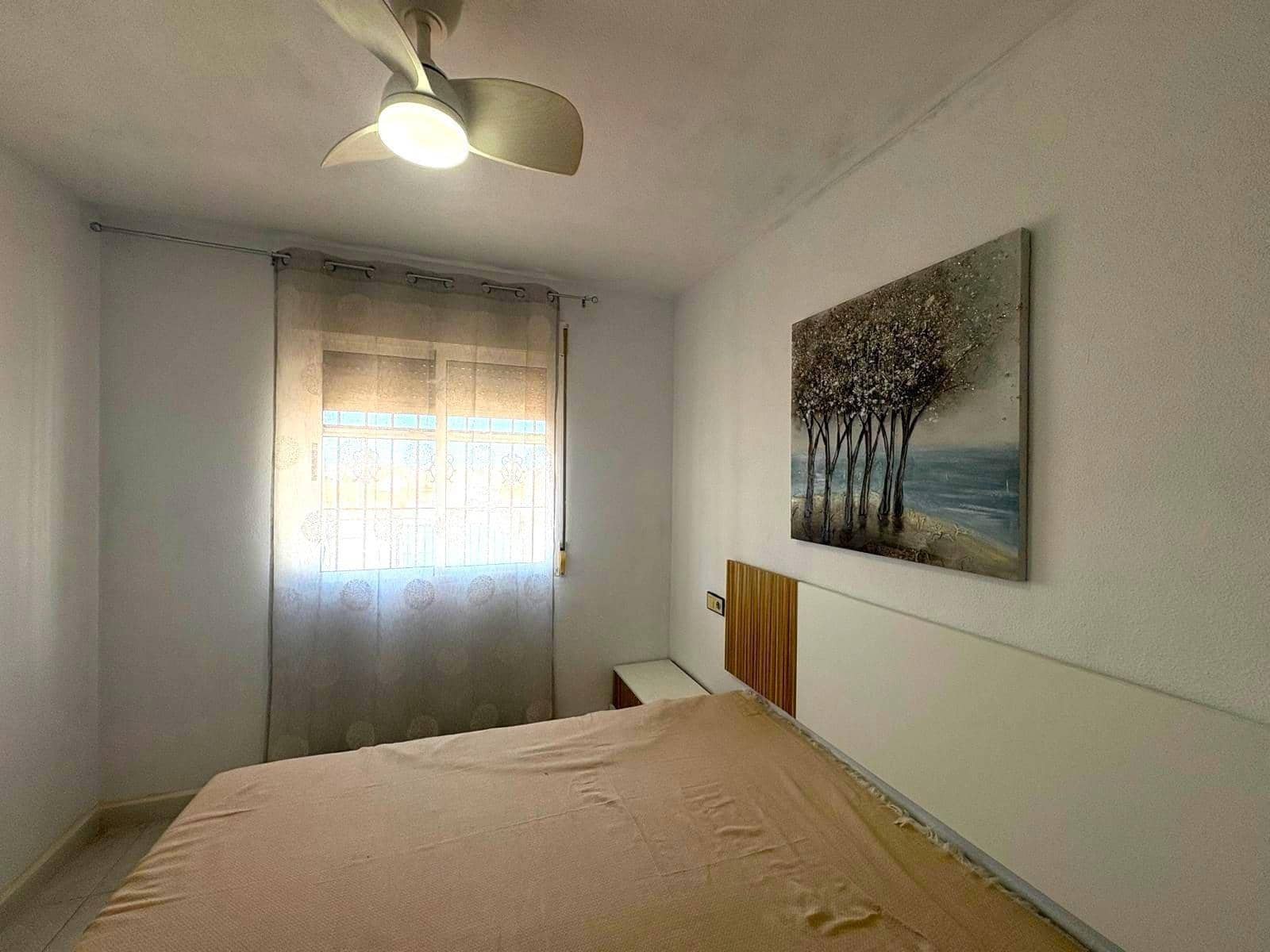 Bungalow de 2 habitaciones en Torrevieja en venta con piscina - 147.000 € (Ref: 9855674)