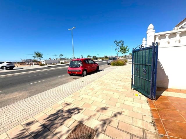 Bungalow de 2 habitaciones en Torrevieja en venta con piscina - 147.000 € (Ref: 9855674)