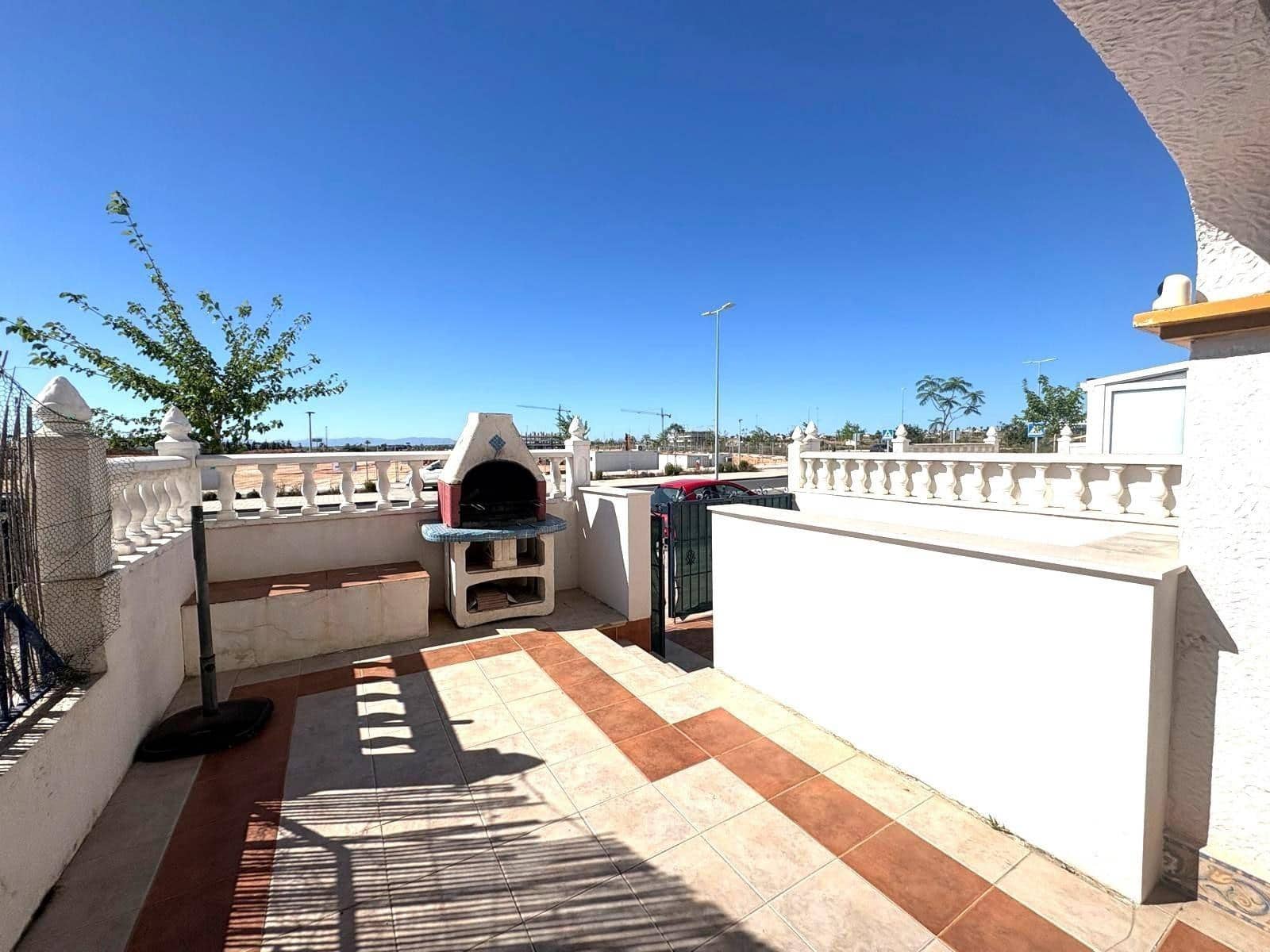Bungalow de 2 habitaciones en Torrevieja en venta con piscina - 147.000 € (Ref: 9855674)