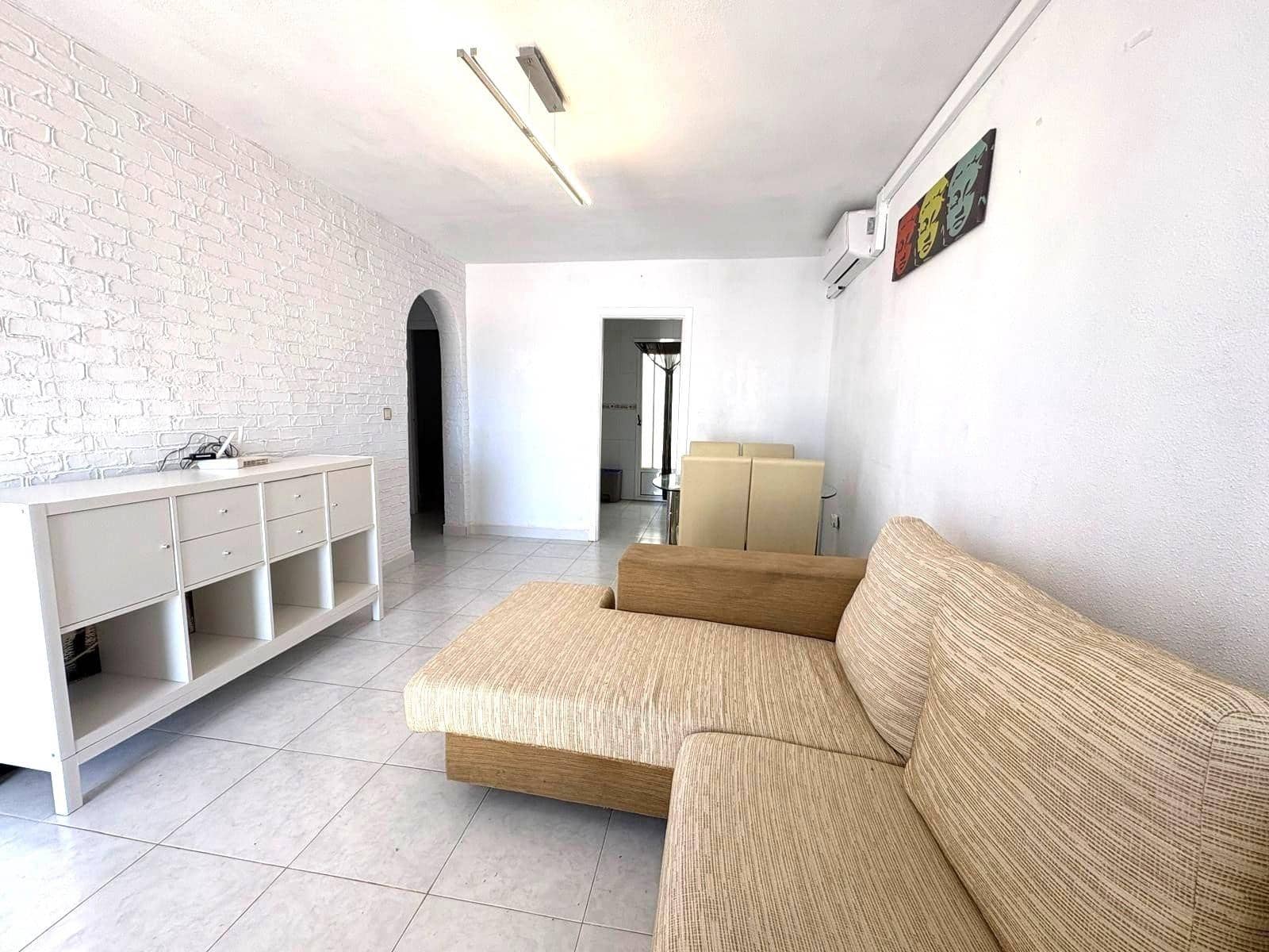Bungalow de 2 habitaciones en Torrevieja en venta con piscina - 147.000 € (Ref: 9855674)