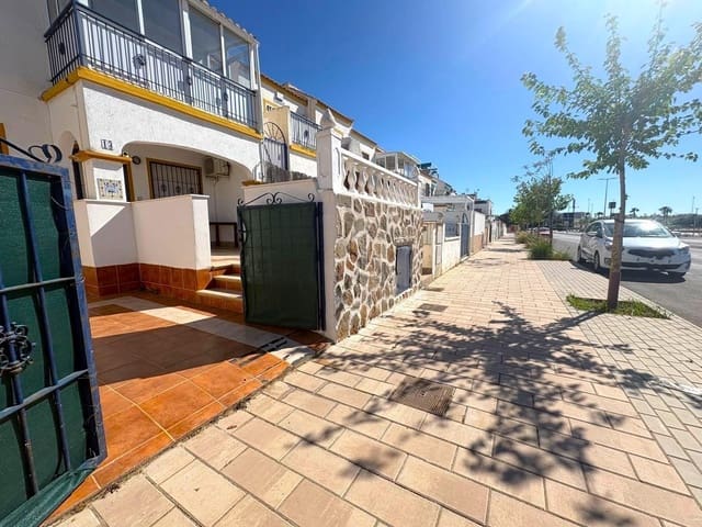 Bungalow de 2 habitaciones en Torrevieja en venta con piscina - 147.000 € (Ref: 9855674)
