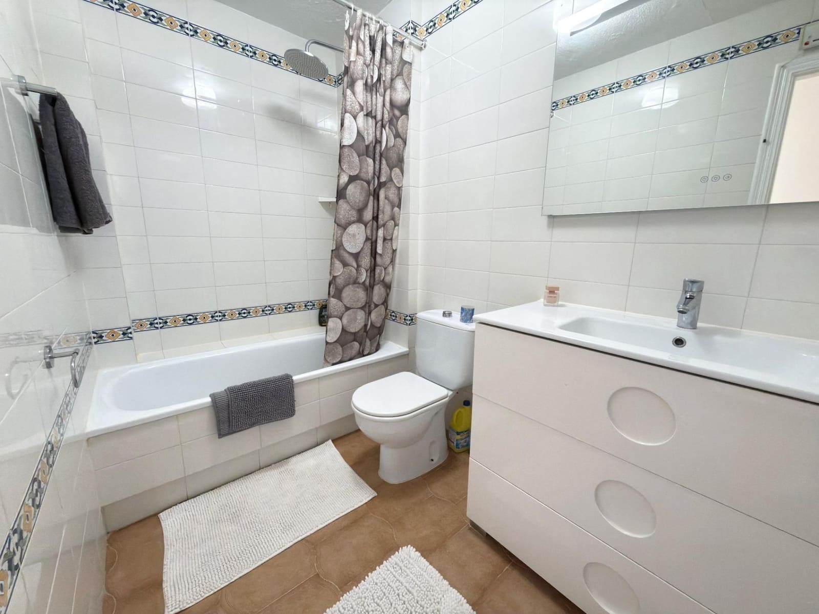 2 soveværelse Lejlighed til salg i Villamartin med swimmingpool - € 159.900 (Ref: 9862038)