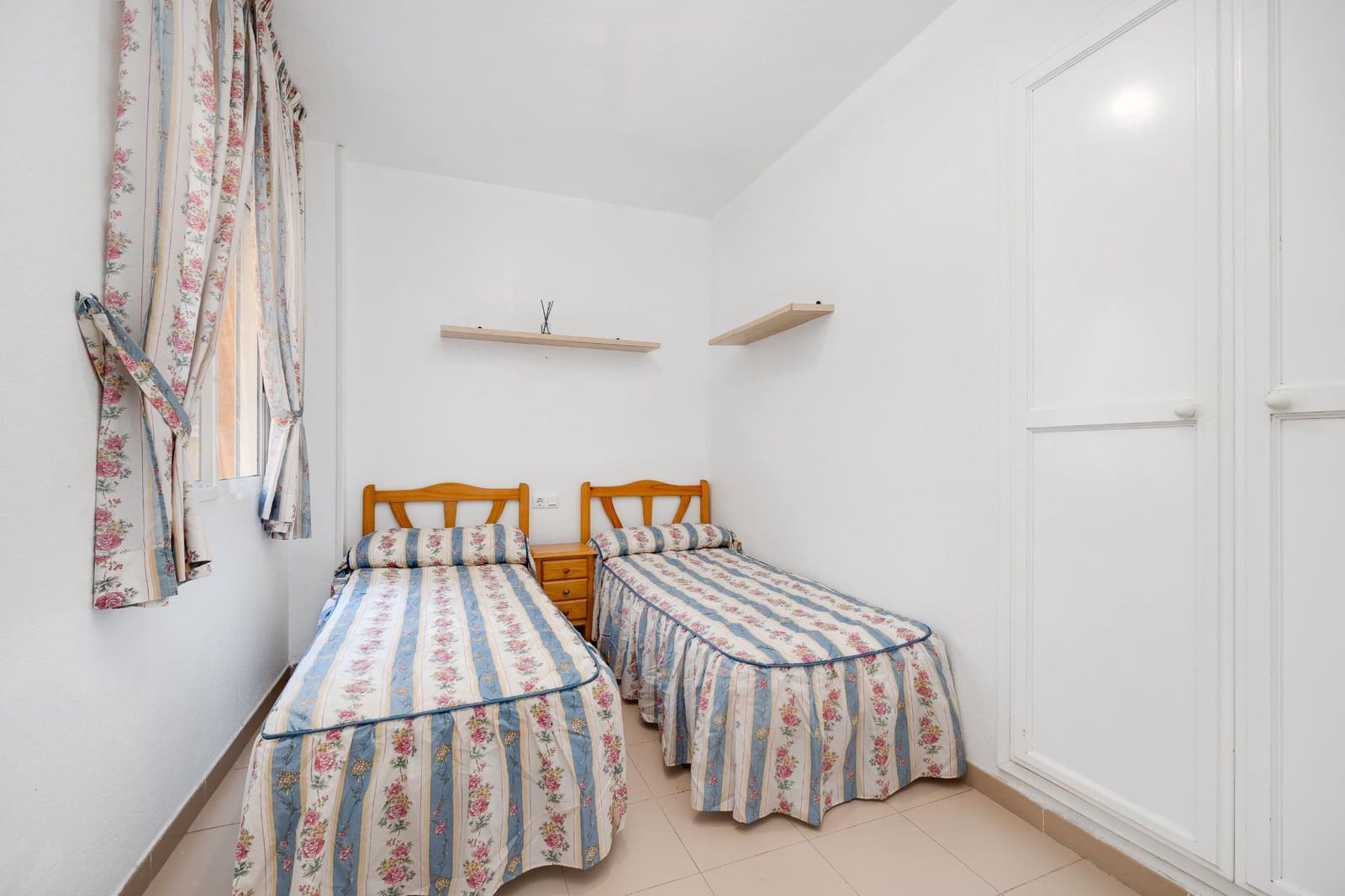 2 soverom Bungalow til salgs i Torrevieja med svømmebasseng - € 137 900 (Ref: 9868808)