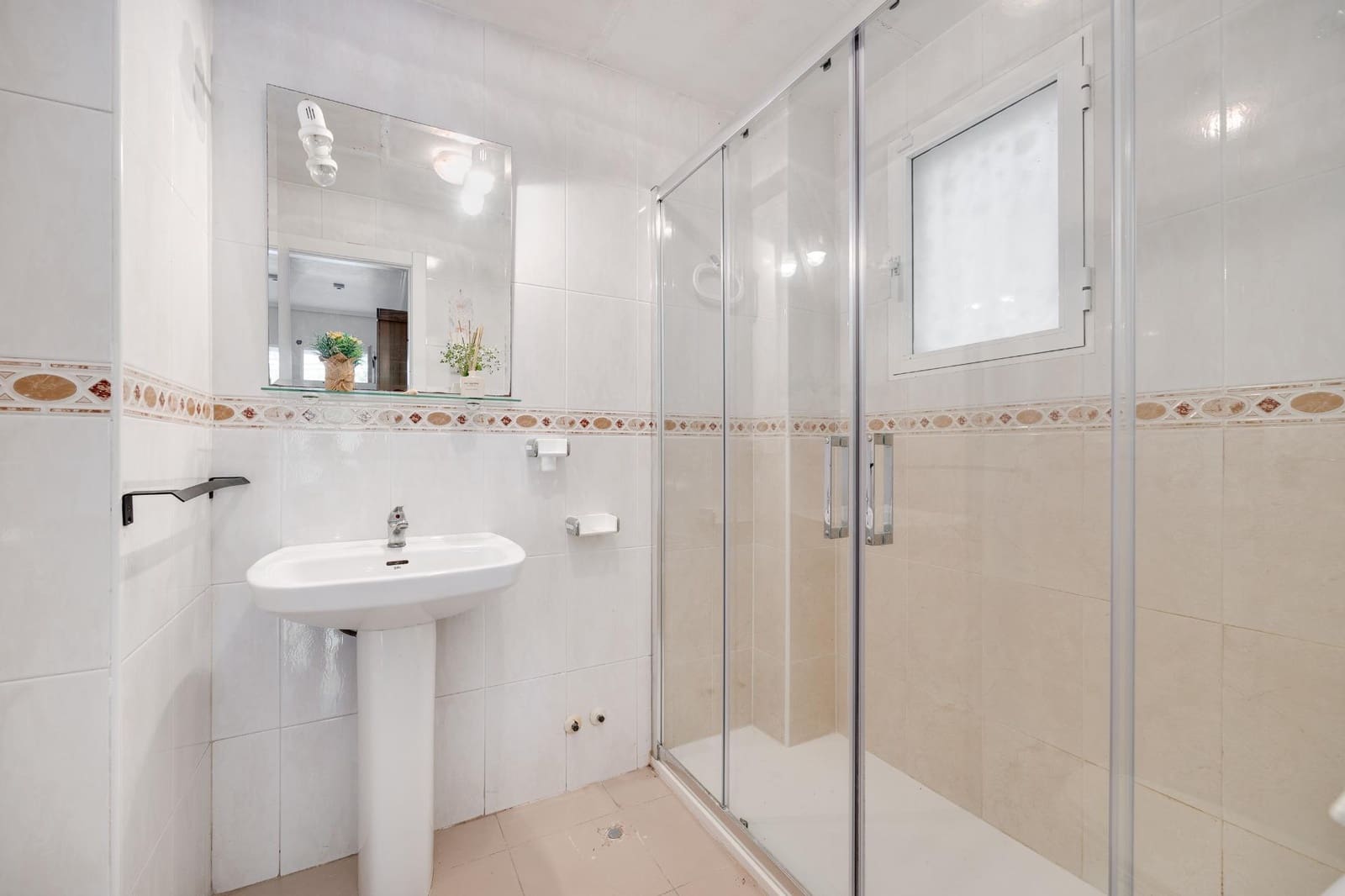 2 soverom Bungalow til salgs i Torrevieja med svømmebasseng - € 137 900 (Ref: 9868808)