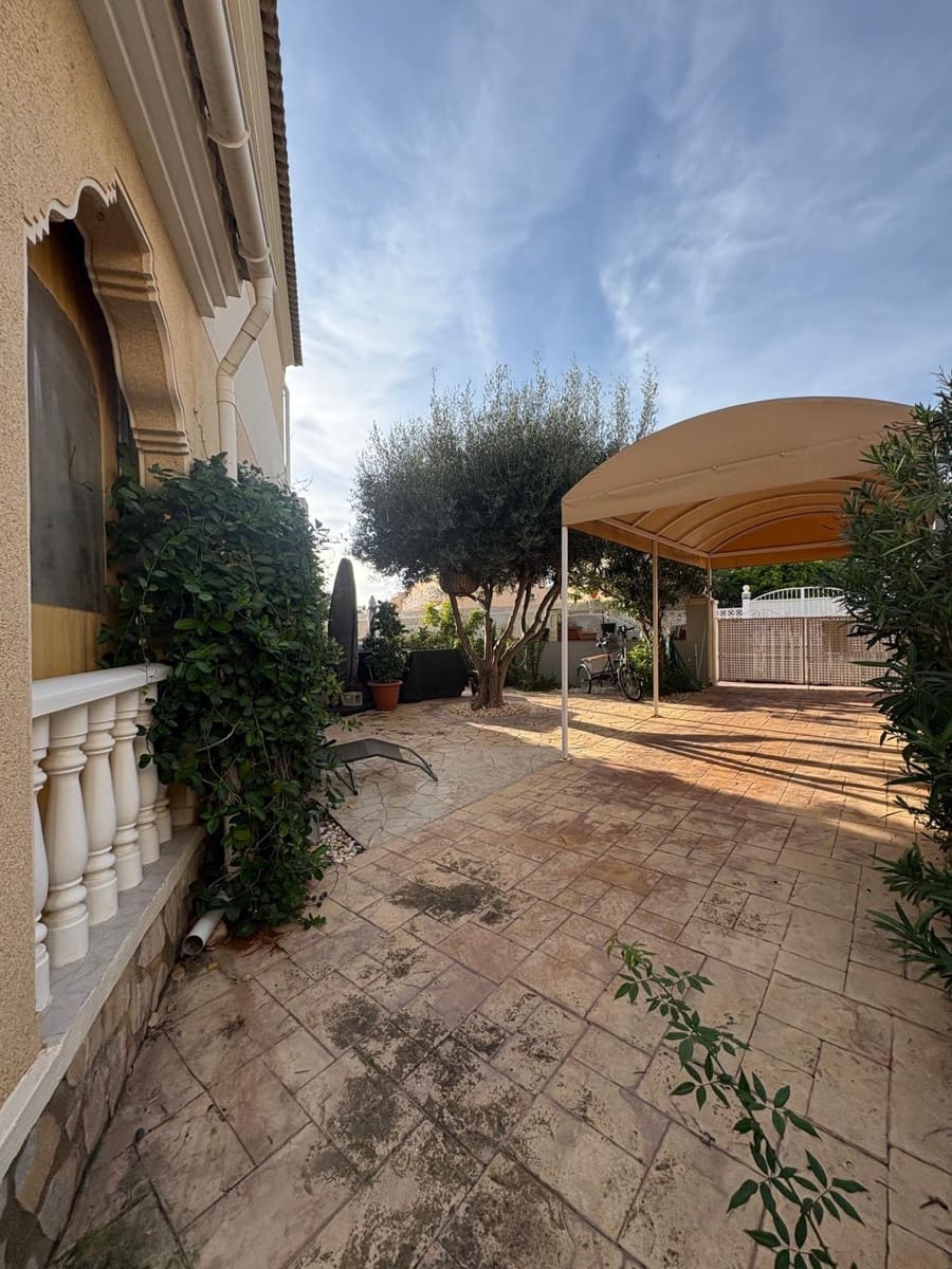 2 slaapkamer Rijtjeshuis te koop in Rojales met zwembad - € 245.000 (Ref: 9868810)