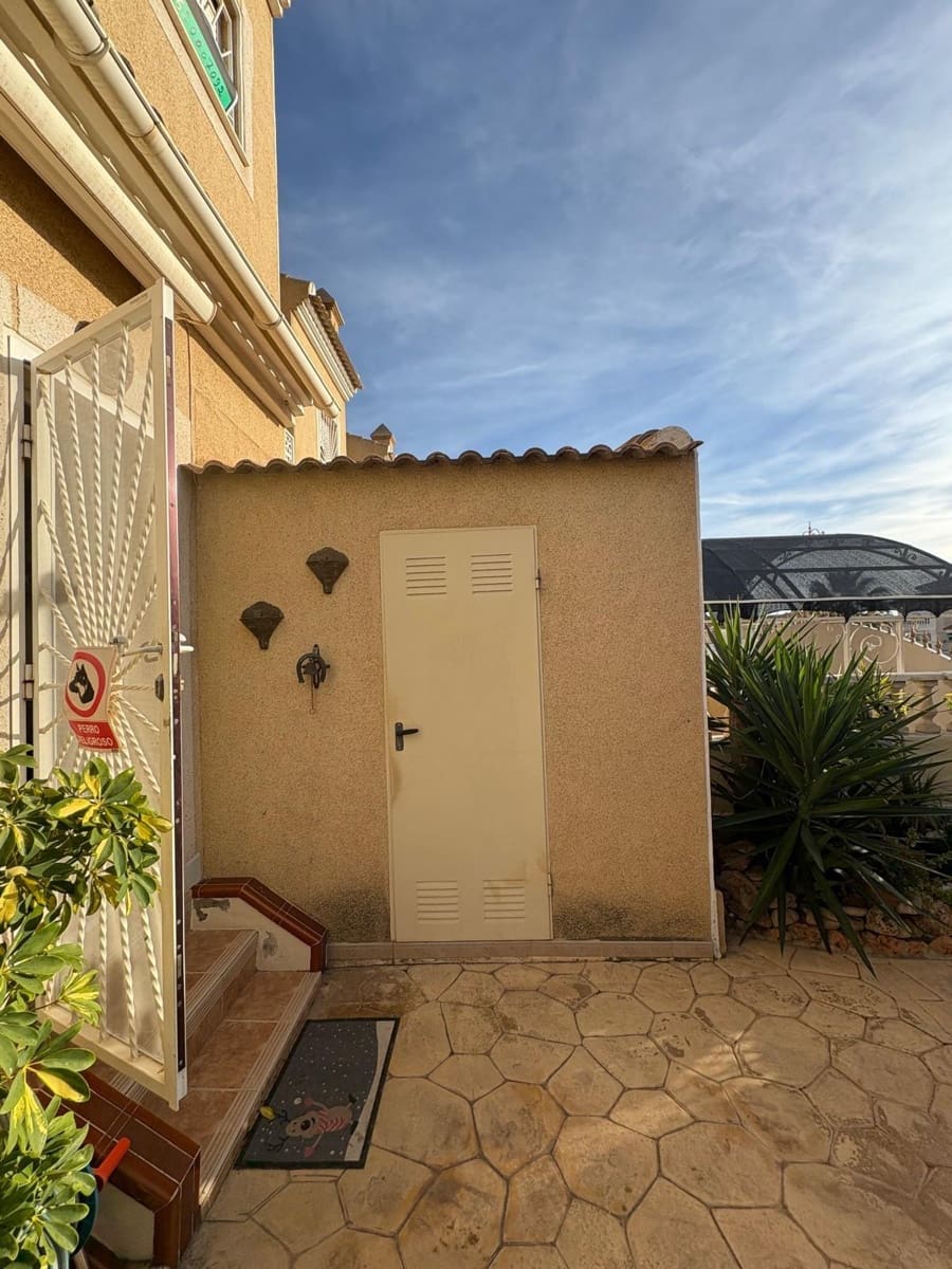 2 slaapkamer Rijtjeshuis te koop in Rojales met zwembad - € 245.000 (Ref: 9868810)