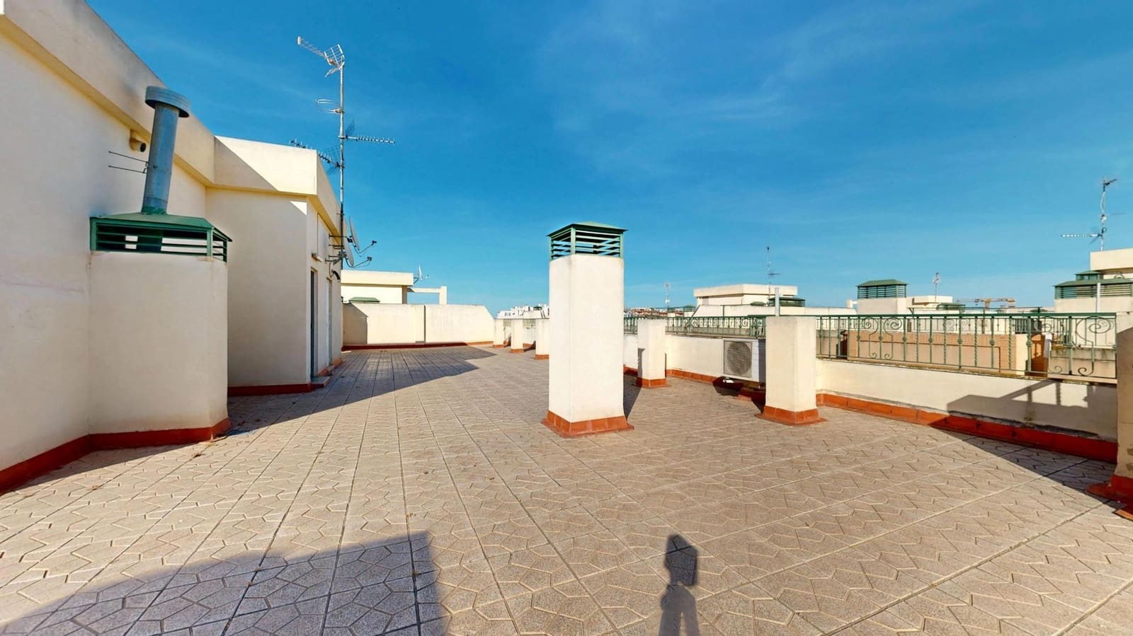 3 bedroom Apartment for sale in San Vicente / Sant Vicent del Raspeig with garage - € 230,900 (Ref: 9873700)