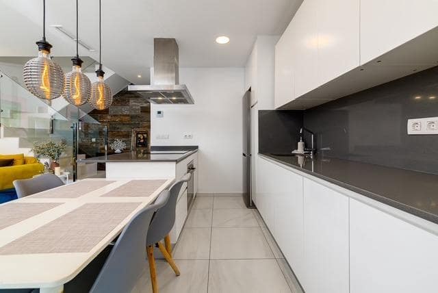 3 soverom Villa til salgs i Filipinas med svømmebasseng - € 325 000 (Ref: 9885019)