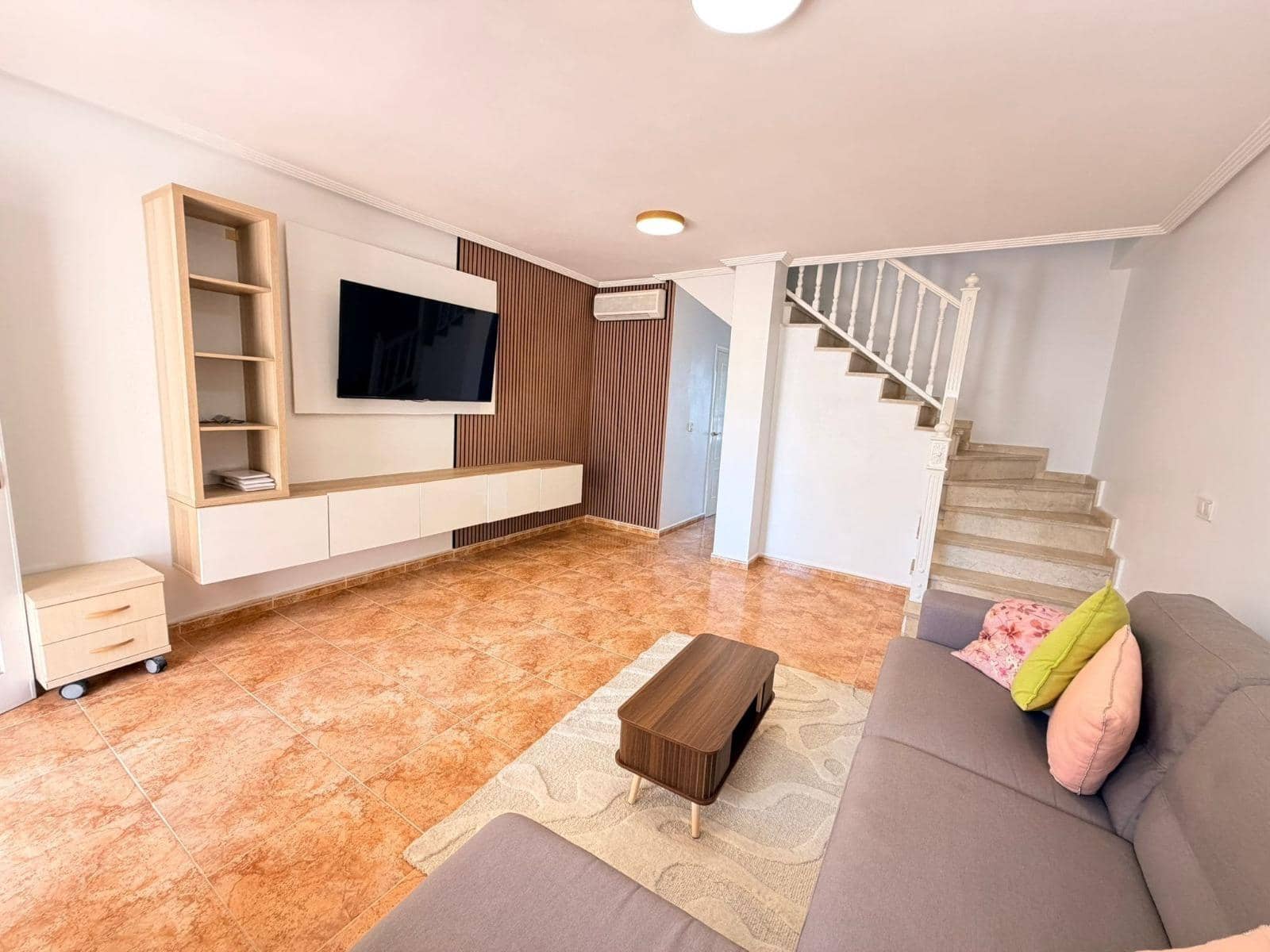 3 soveværelse Rækkehus til salg i Torrevieja med swimmingpool - € 182.500 (Ref: 9890566)