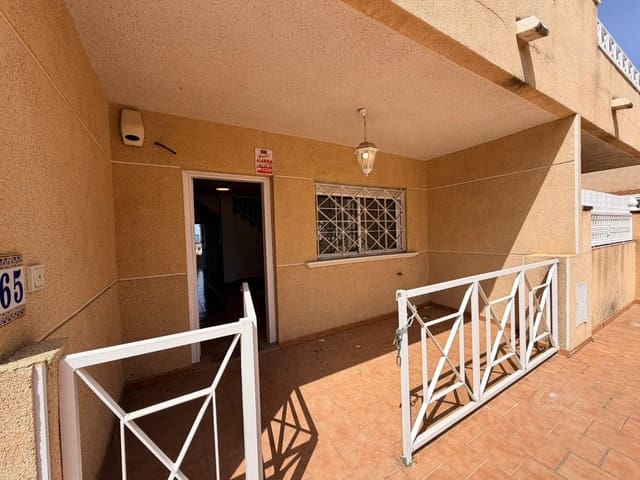 3 soveværelse Rækkehus til salg i Centro, Torrevieja med swimmingpool - € 182.500 (Ref: 9890566)