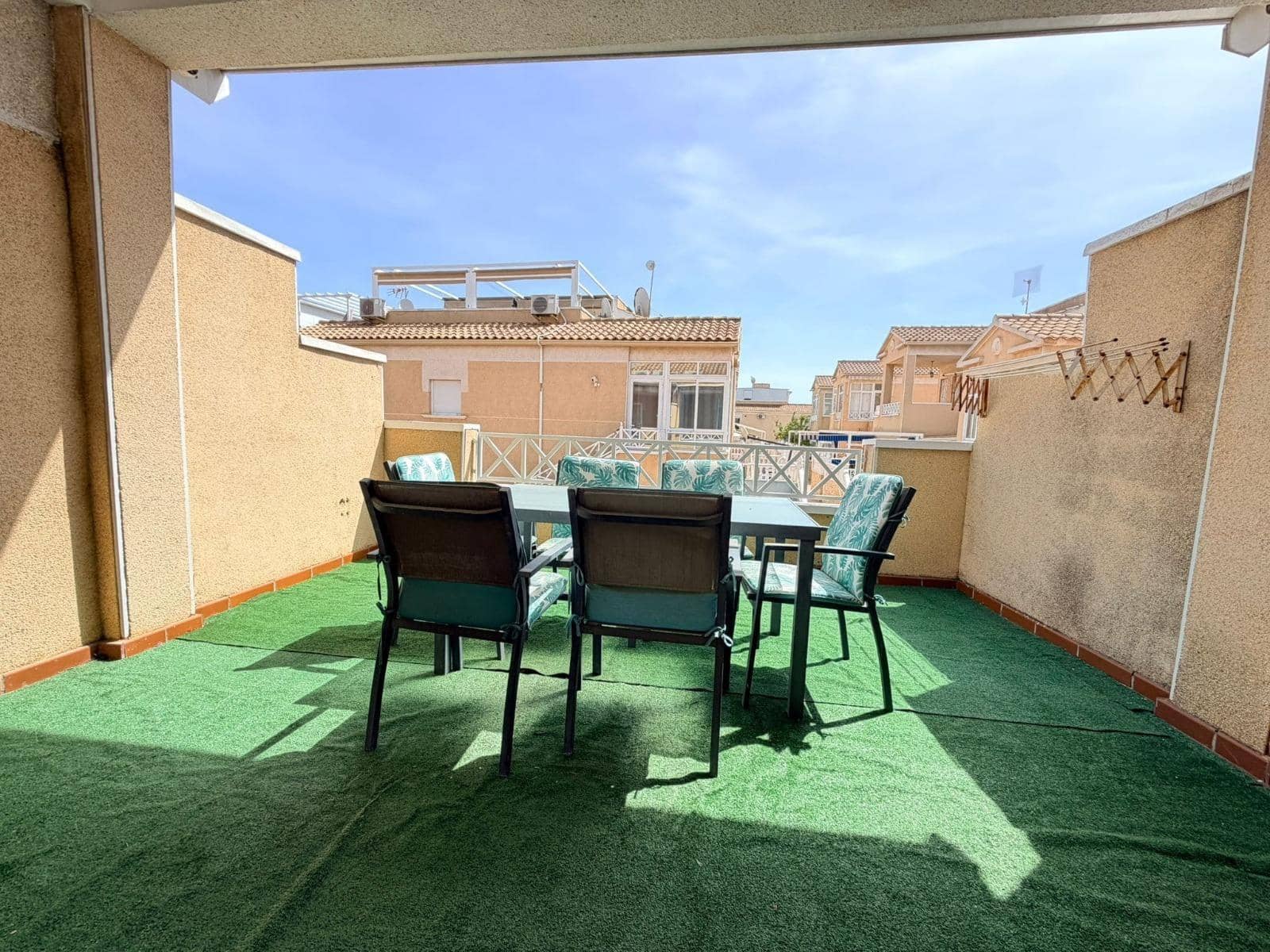 3 soveværelse Rækkehus til salg i Torrevieja med swimmingpool - € 182.500 (Ref: 9890566)