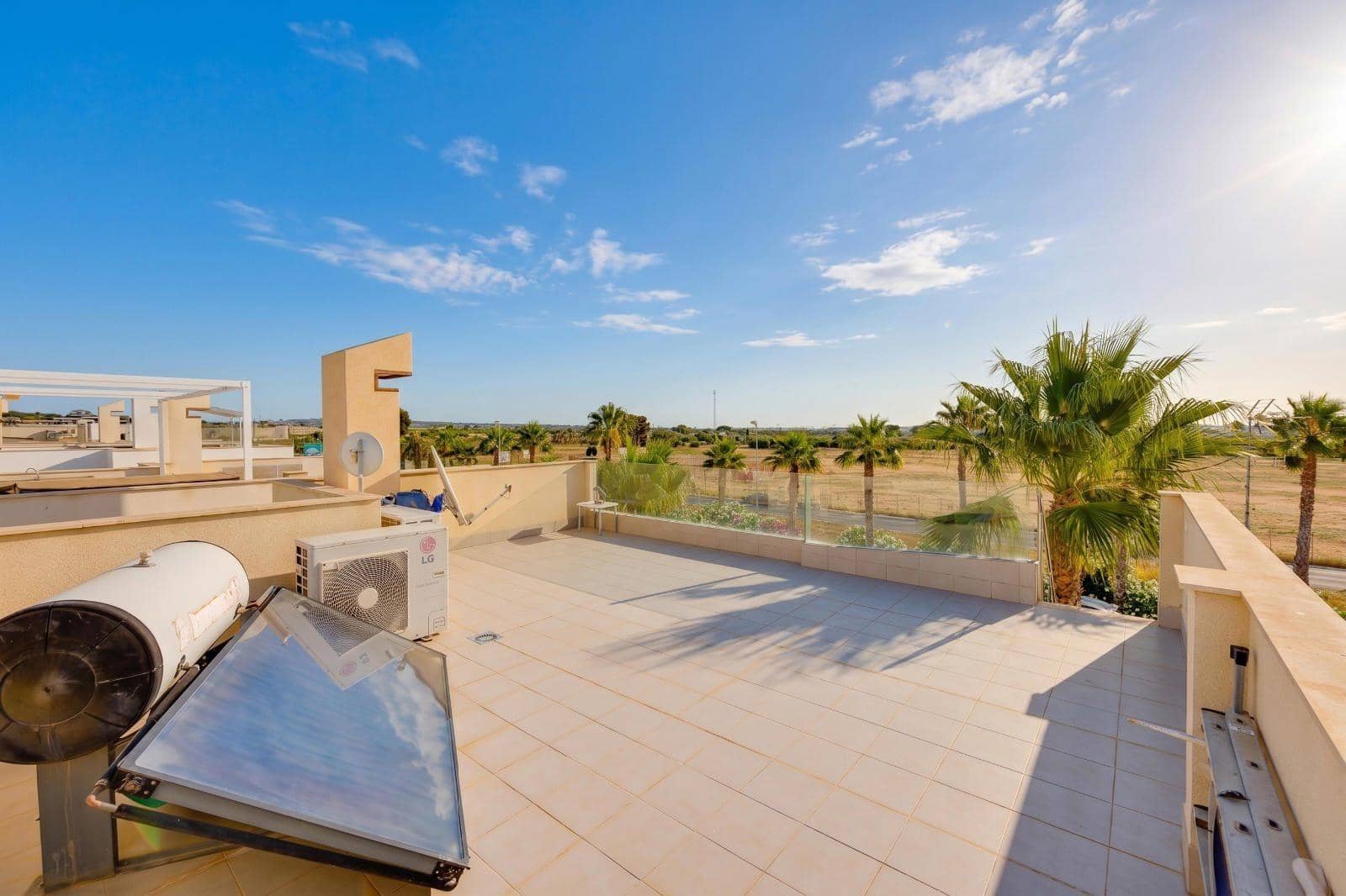 3 soverom Villa til salgs i Ciudad Quesada med svømmebasseng - € 379 990 (Ref: 9894075)