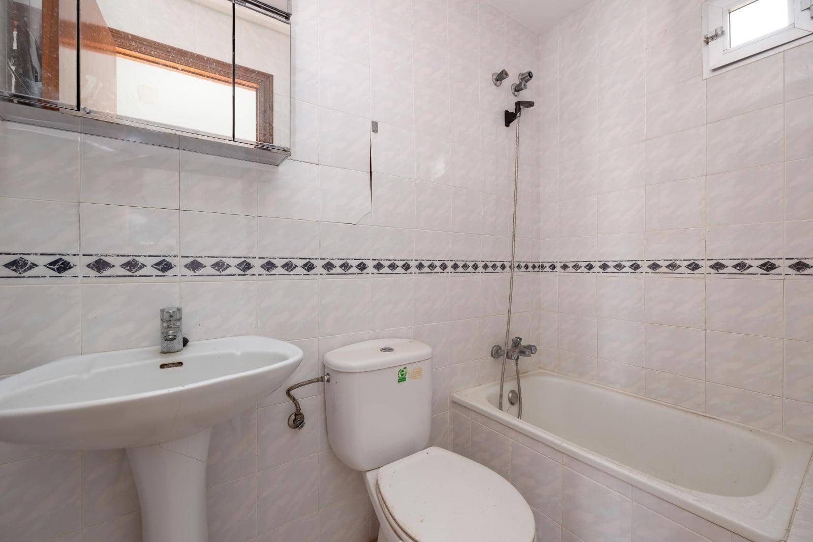 1 sovrum Lägenhet till salu i Torrevieja - 99 990 € (Ref: 9911231)