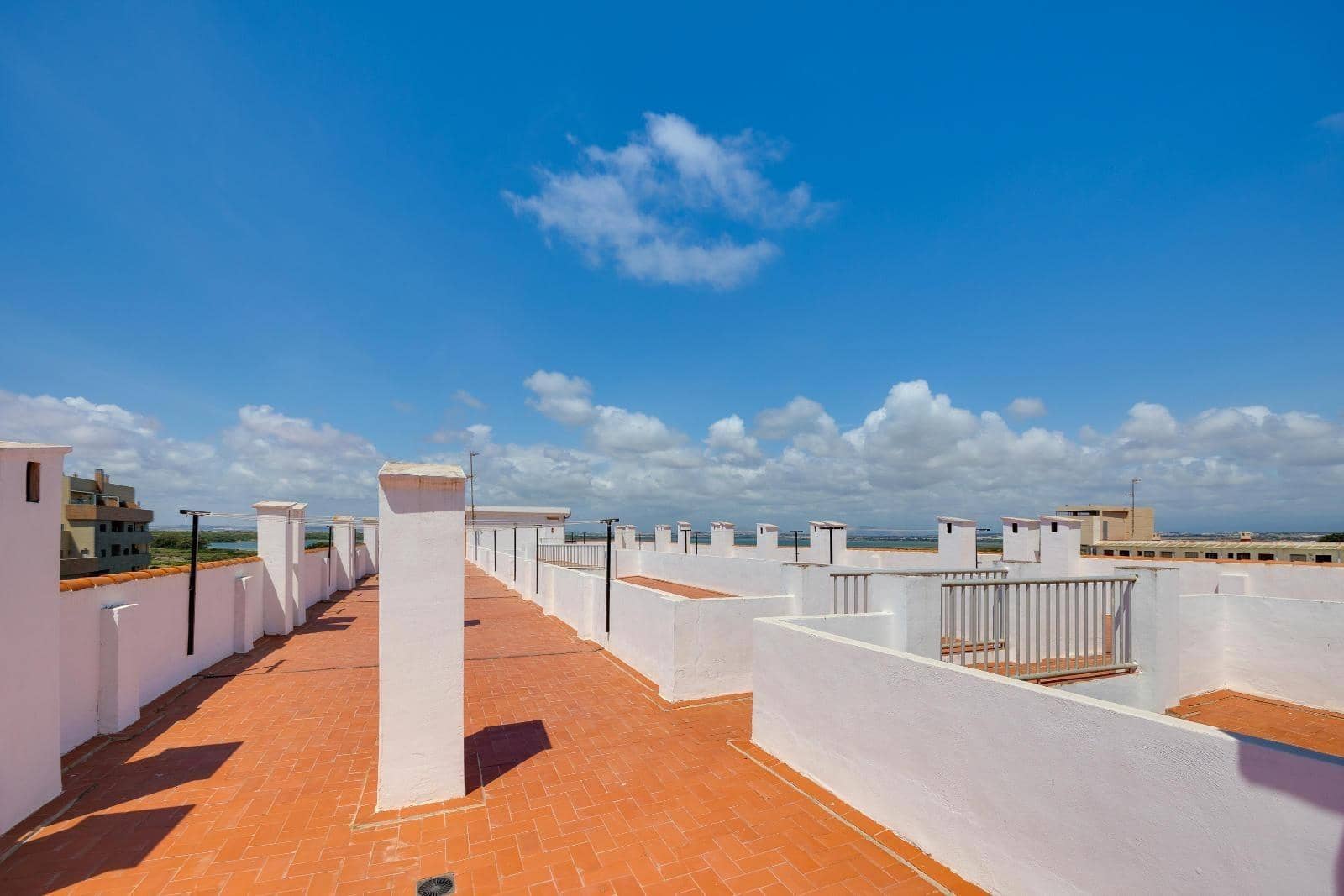 1 sovrum Lägenhet till salu i Torrevieja - 99 990 € (Ref: 9911231)