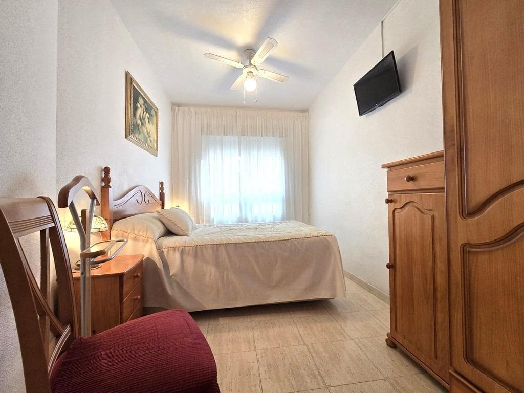 1 sovrum Lägenhet till salu i Torrevieja med pool garage - 126 000 € (Ref: 9913343)