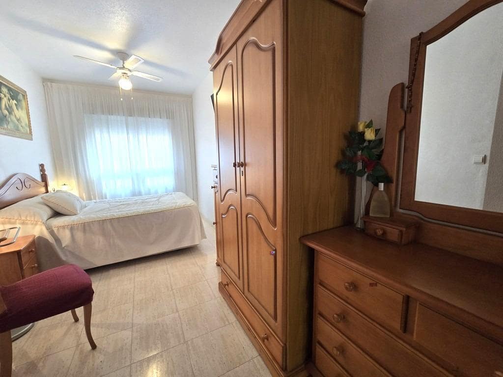 1 sovrum Lägenhet till salu i Torrevieja med pool garage - 126 000 € (Ref: 9913343)