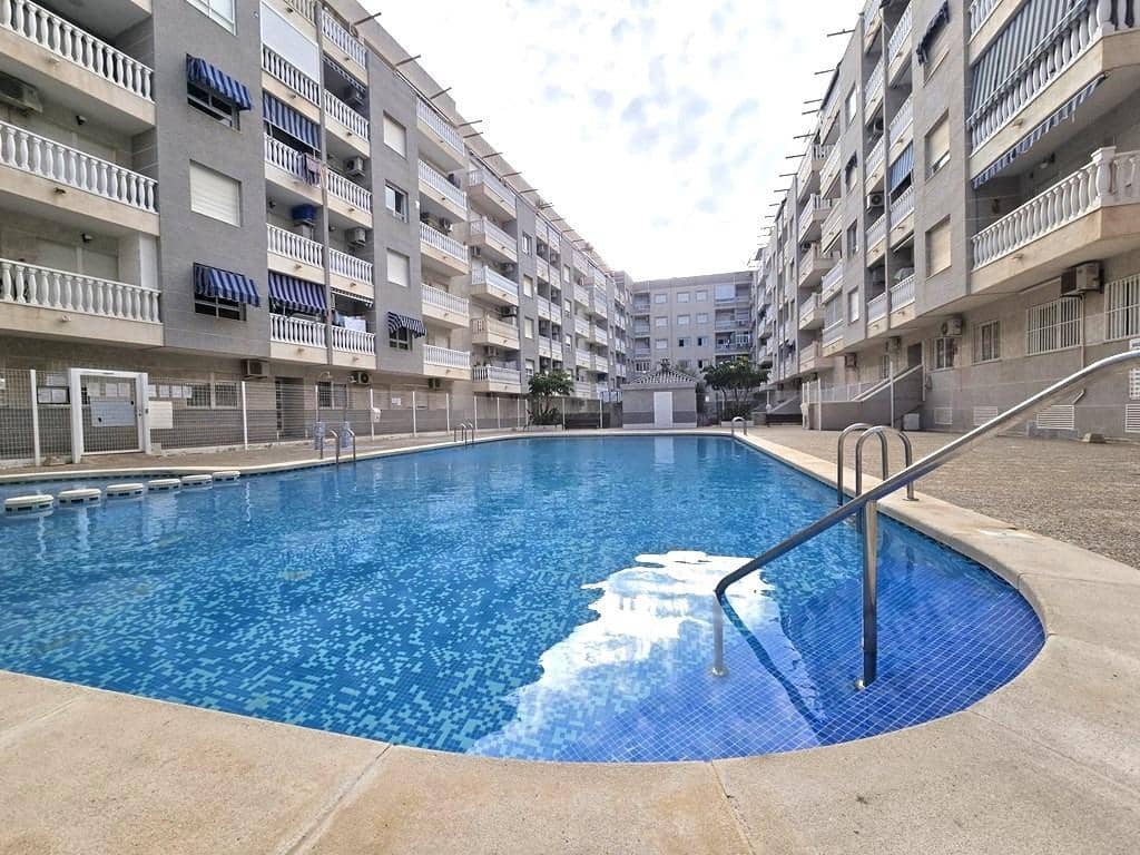 1 sovrum Lägenhet till salu i Torrevieja med pool garage - 126 000 € (Ref: 9913343)