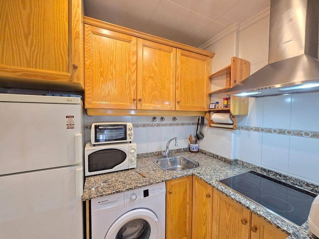 1 sovrum Lägenhet till salu i Torrevieja med pool garage - 126 000 € (Ref: 9913343)