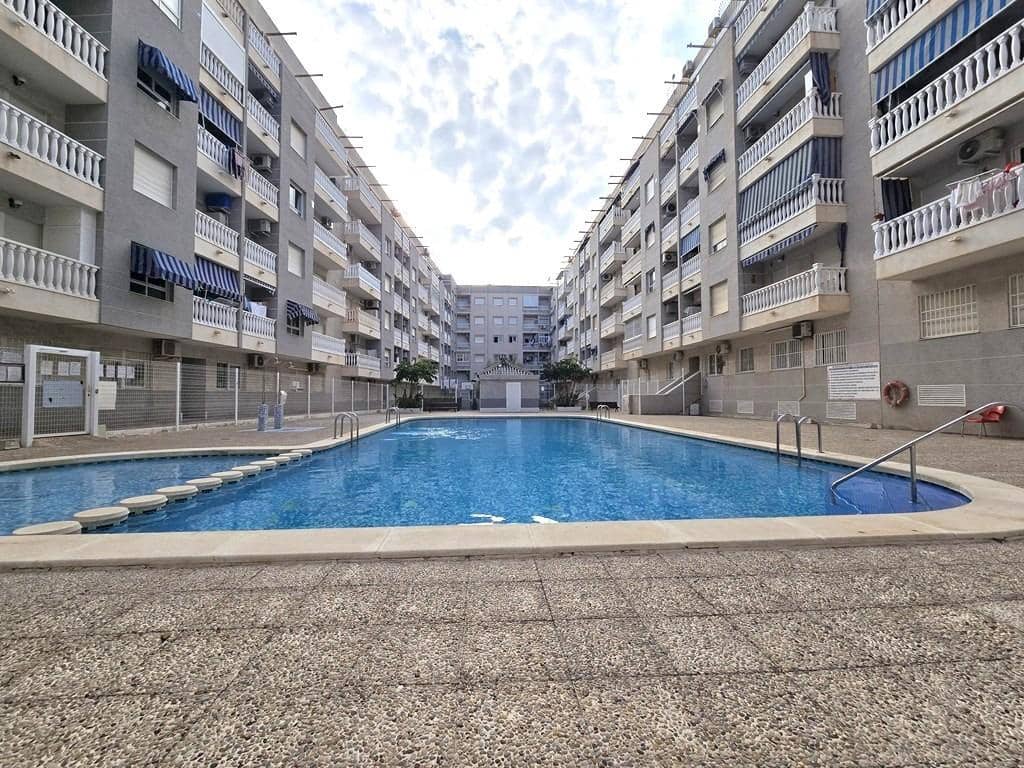 1 sovrum Lägenhet till salu i Torrevieja med pool garage - 126 000 € (Ref: 9913343)