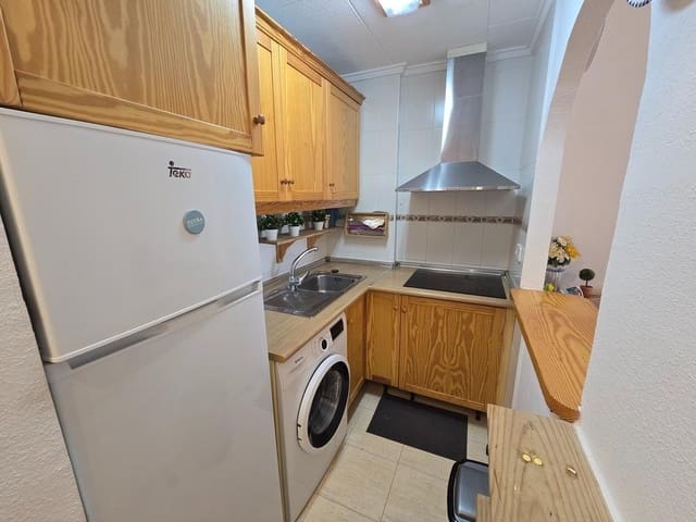 1 bedroom Apartment for sale in Centro, Torrevieja with pool - € 116,000 (Ref: 9913344)