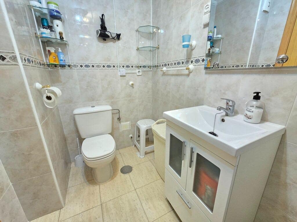 1 bedroom Apartment for sale in Torrevieja with pool - € 116,000 (Ref: 9913344)