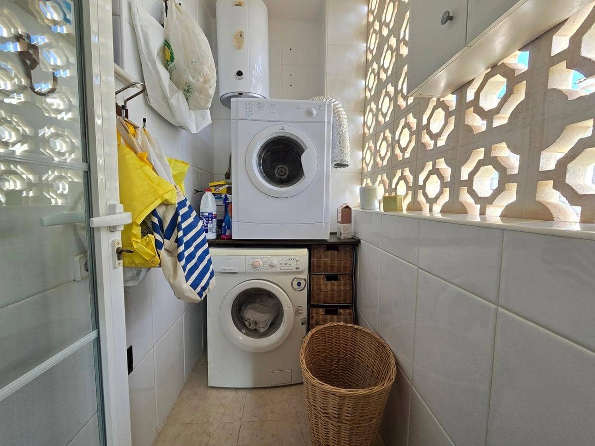 Adosado de 4 habitaciones en Pilar de la Horadada en venta con piscina - 450.000 € (Ref: 9916044)