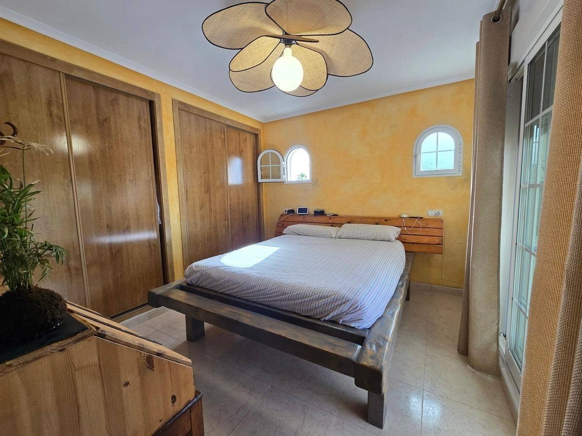 Adosado de 4 habitaciones en Pilar de la Horadada en venta con piscina - 450.000 € (Ref: 9916044)