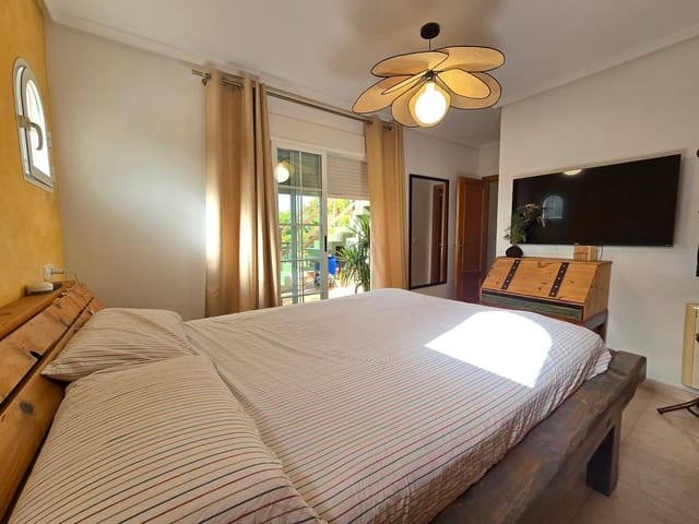 Adosado de 4 habitaciones en Mil Palmeras, Pilar de la Horadada en venta - 450.000 € (Ref: 9916044)