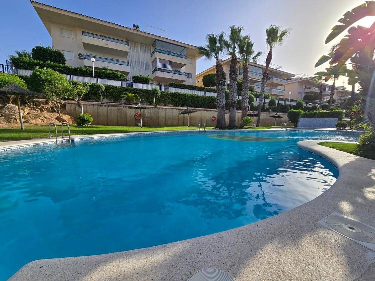 Adosado de 4 habitaciones en Pilar de la Horadada en venta con piscina - 450.000 € (Ref: 9916044)
