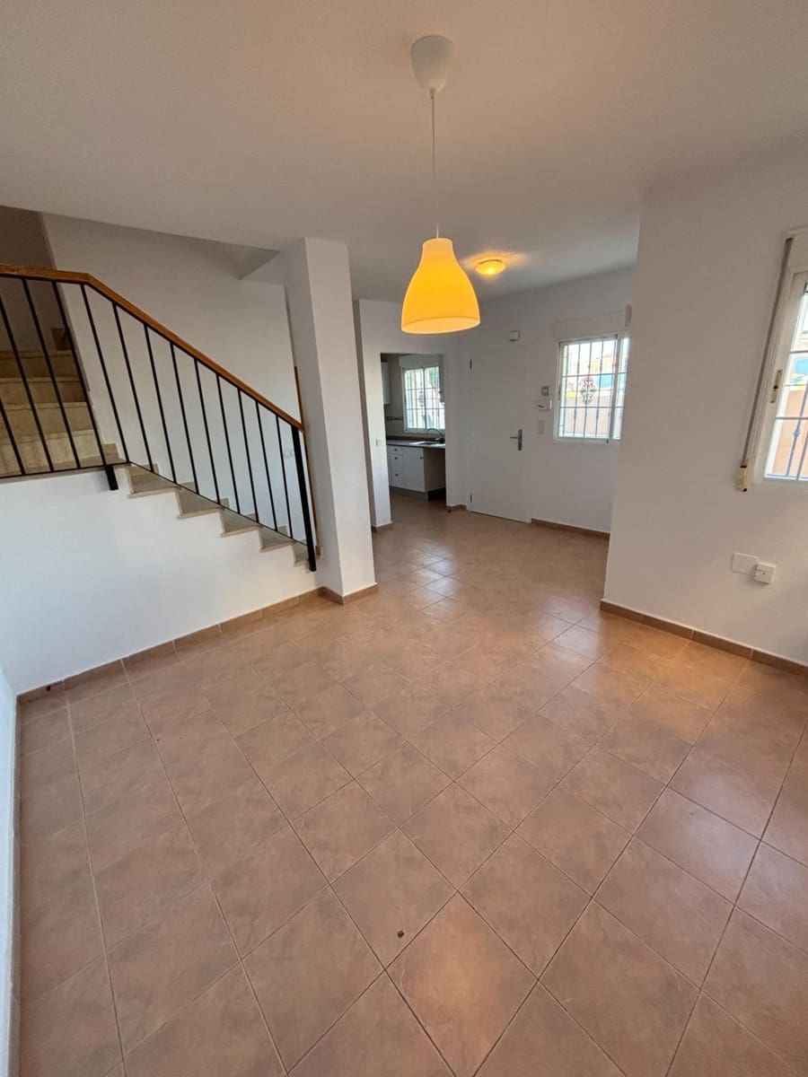 2 quarto Moradia em Banda para venda em El Limonar com piscina - 175 000 € (Ref: 9936559)